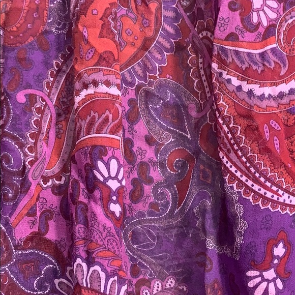 Intermix brand new flowy top - Picture 3 of 4